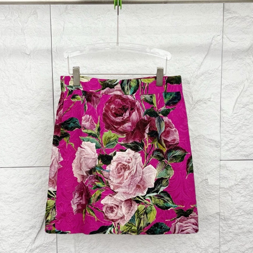 ❌sold❌🚩steal authentic Dolce & Gabbana Pink Floral Mini Skirt